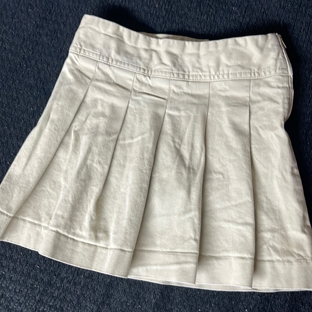 PLACE girls size 6 skort. Khaki.